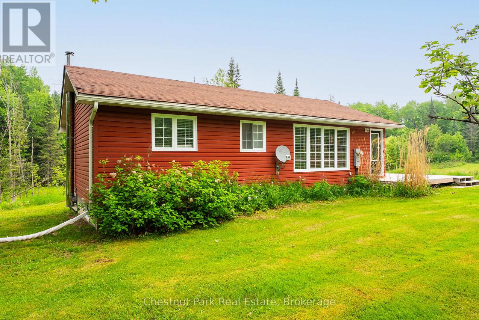 1 Christopher Lane, Burk's Falls, Ontario  P0A 1C0 - Photo 2 - X12208157