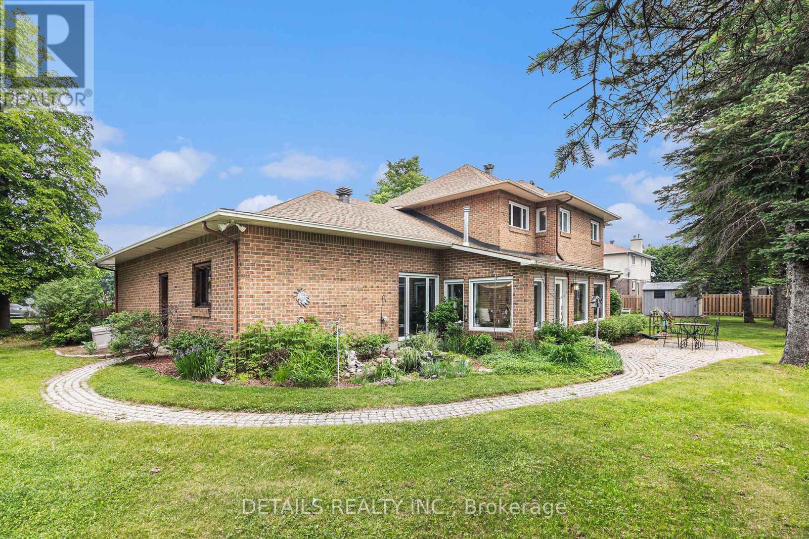 3 Wintergreen Drive, Ottawa, Ontario  K2S 1E5 - Photo 4 - X12208128