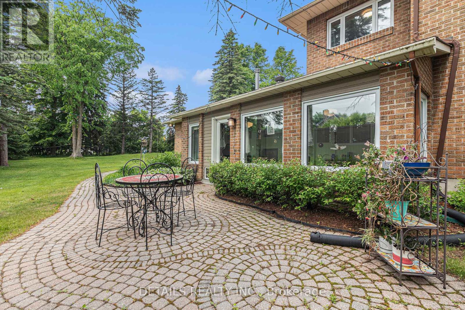 3 Wintergreen Drive, Ottawa, Ontario  K2S 1E5 - Photo 5 - X12208128