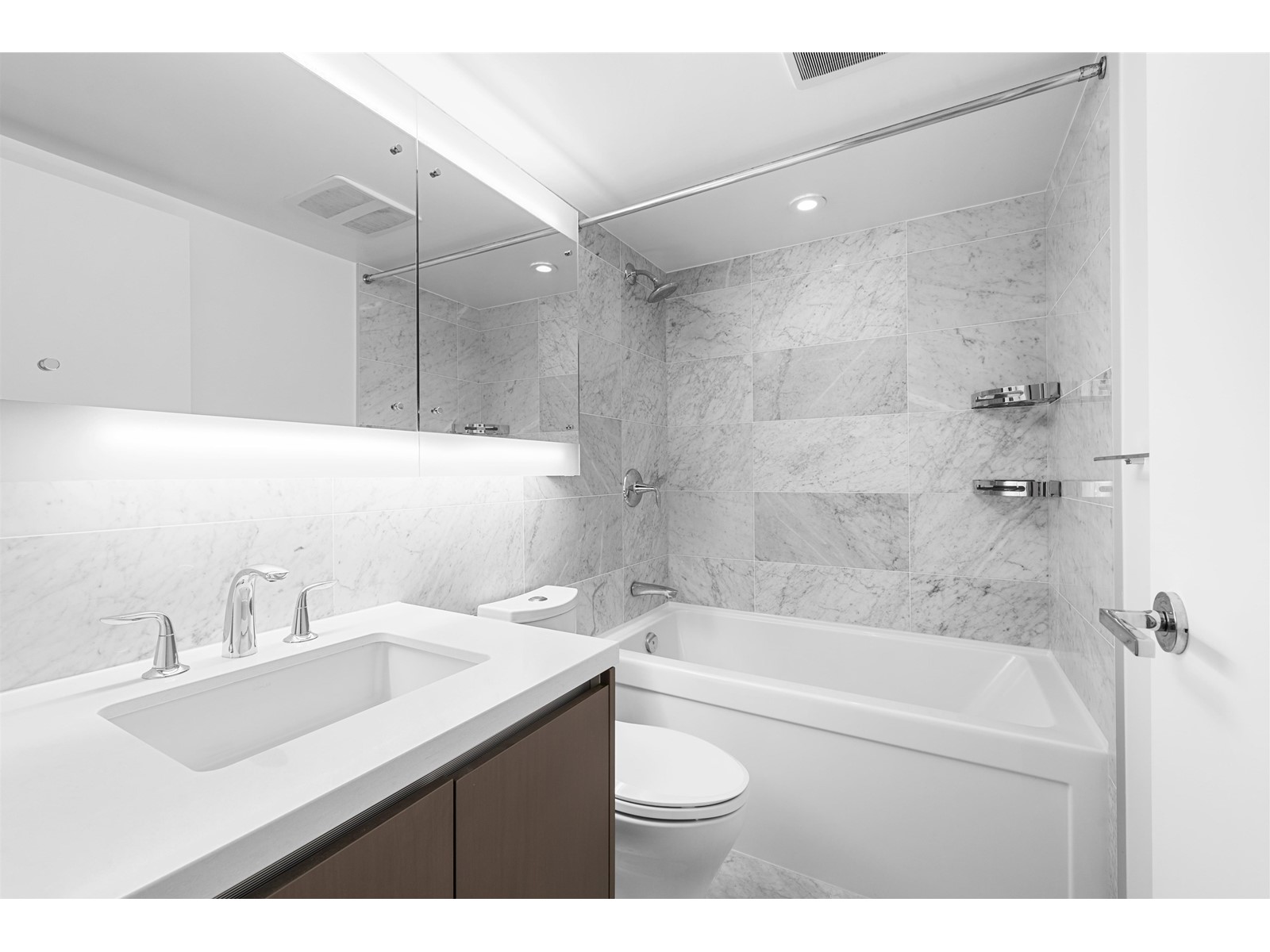 1111 13750 100 Avenue, Surrey, British Columbia  V3T 0L3 - Photo 14 - R3013029