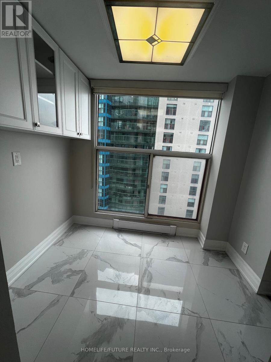 3008 - 77 Harbour Square, Toronto (Waterfront Communities), Ontario  M5J 2S2 - Photo 15 - C12009378