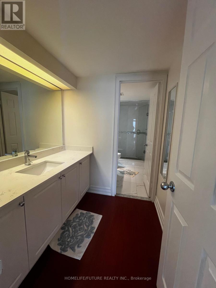 3008 - 77 Harbour Square, Toronto, Ontario  M5J 2S2 - Photo 19 - C12009378
