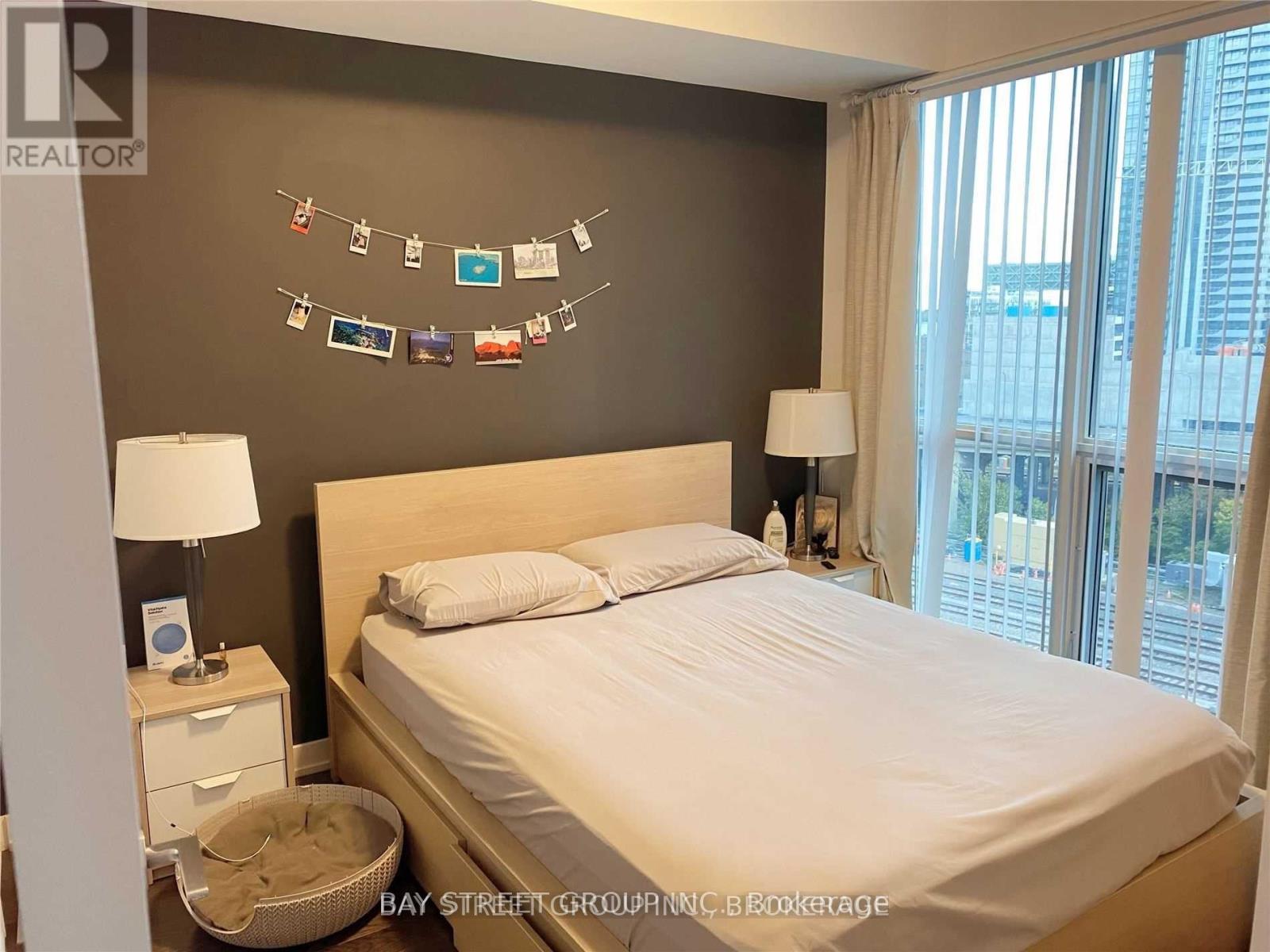 901 - 1 The Esplanade, Toronto, Ontario  M5E 0A8 - Photo 3 - C12208083