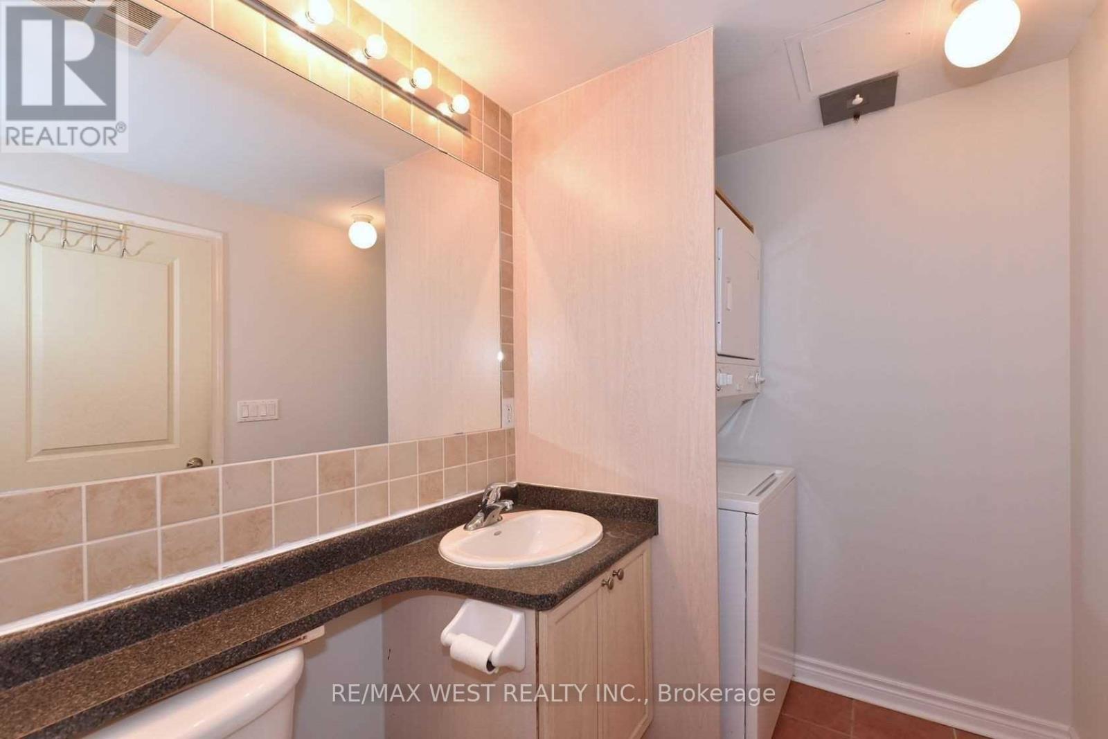 Ph810 - 935 Sheppard Avenue W, Toronto (Clanton Park), Ontario  M3H 2T7 - Photo 29 - C12208104