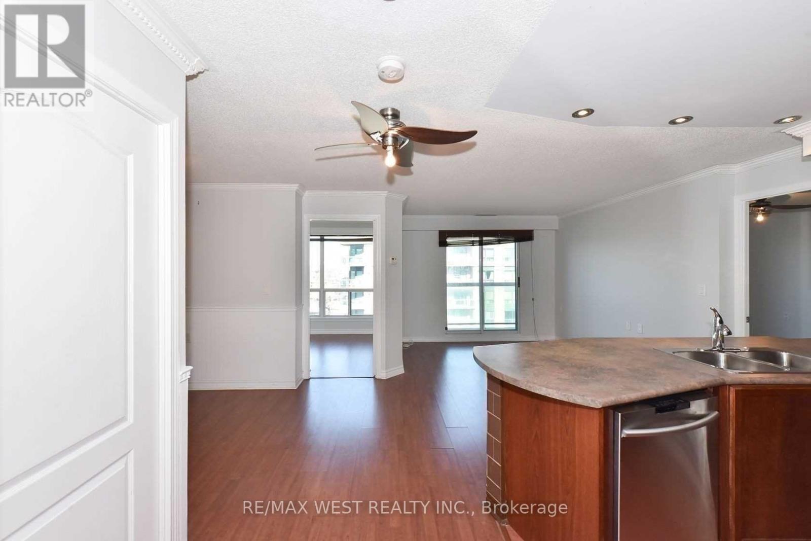 Ph810 - 935 Sheppard Avenue W, Toronto (Clanton Park), Ontario  M3H 2T7 - Photo 6 - C12208104