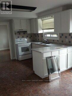 109 York Downs Drive, Toronto (Clanton Park), Ontario  M3H 2G6 - Photo 2 - C12208121