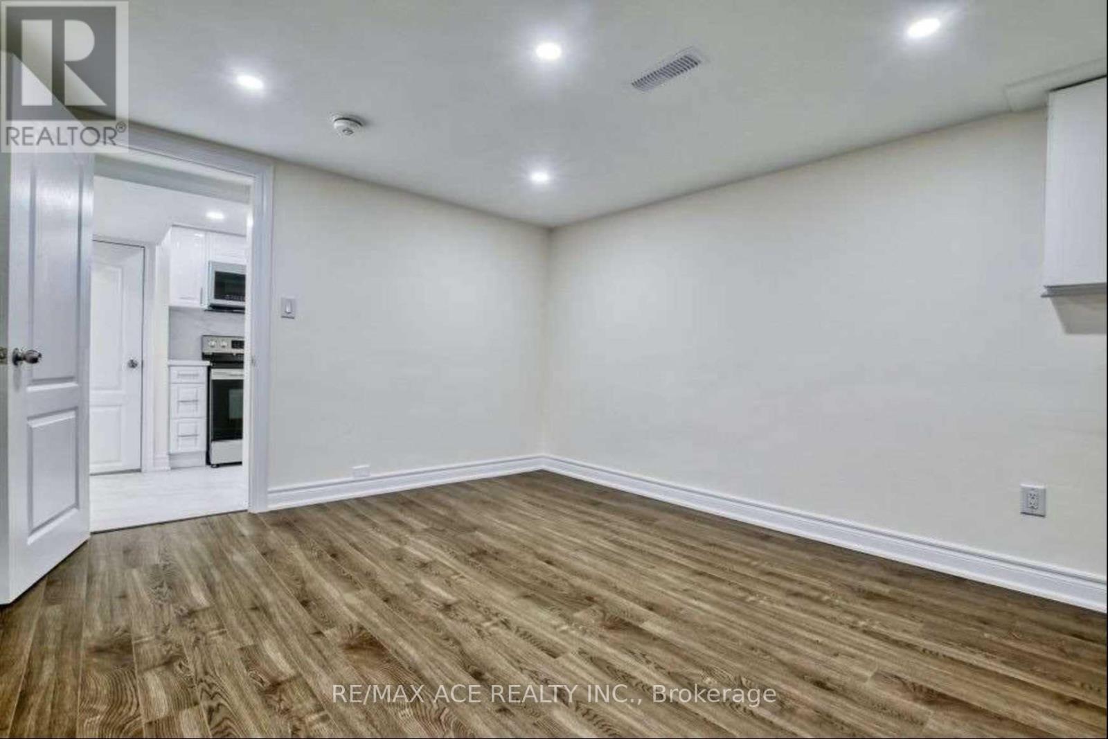 Bsmt - 17 Brewton Road, Toronto, Ontario  M1G 1W2 - Photo 3 - E12208091