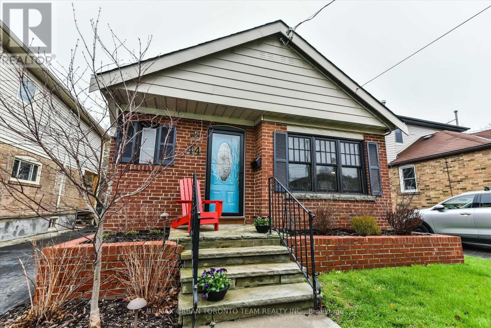 44 Avalon Boulevard, Toronto (Birchcliffe-Cliffside), Ontario  M1N 3J2 - Photo 1 - E12208113