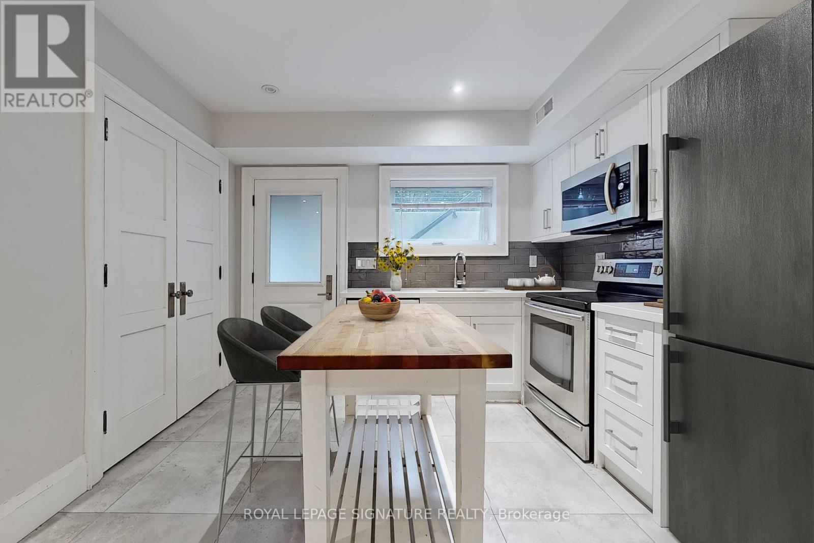 Lower - 126 Fulton Avenue, Toronto, Ontario  M4K 1Y1 - Photo 8 - E12208137