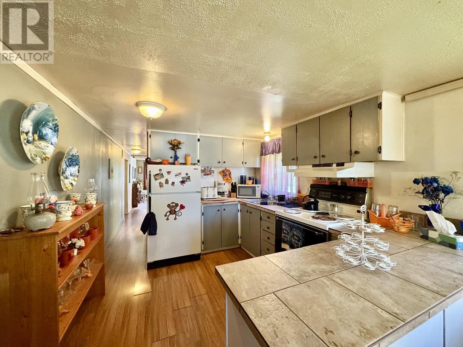 30 5378 Park Drive, 103 Mile House, British Columbia  V0K 2E1 - Photo 7 - R3013256