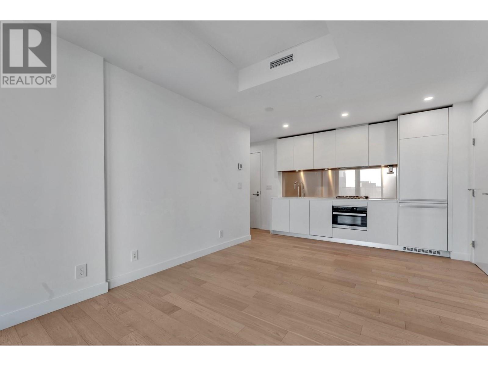 Listing Picture 15 of 22 : 3308 1480 HOWE STREET, Vancouver / 溫哥華 - 魯藝地產 Yvonne Lu Group - MLS Medallion Club Member