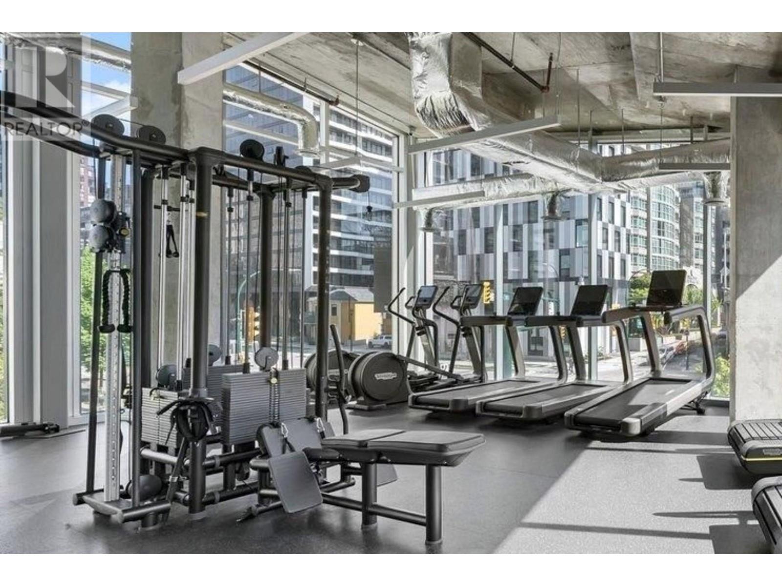 Listing Picture 10 of 22 : 3308 1480 HOWE STREET, Vancouver / 溫哥華 - 魯藝地產 Yvonne Lu Group - MLS Medallion Club Member