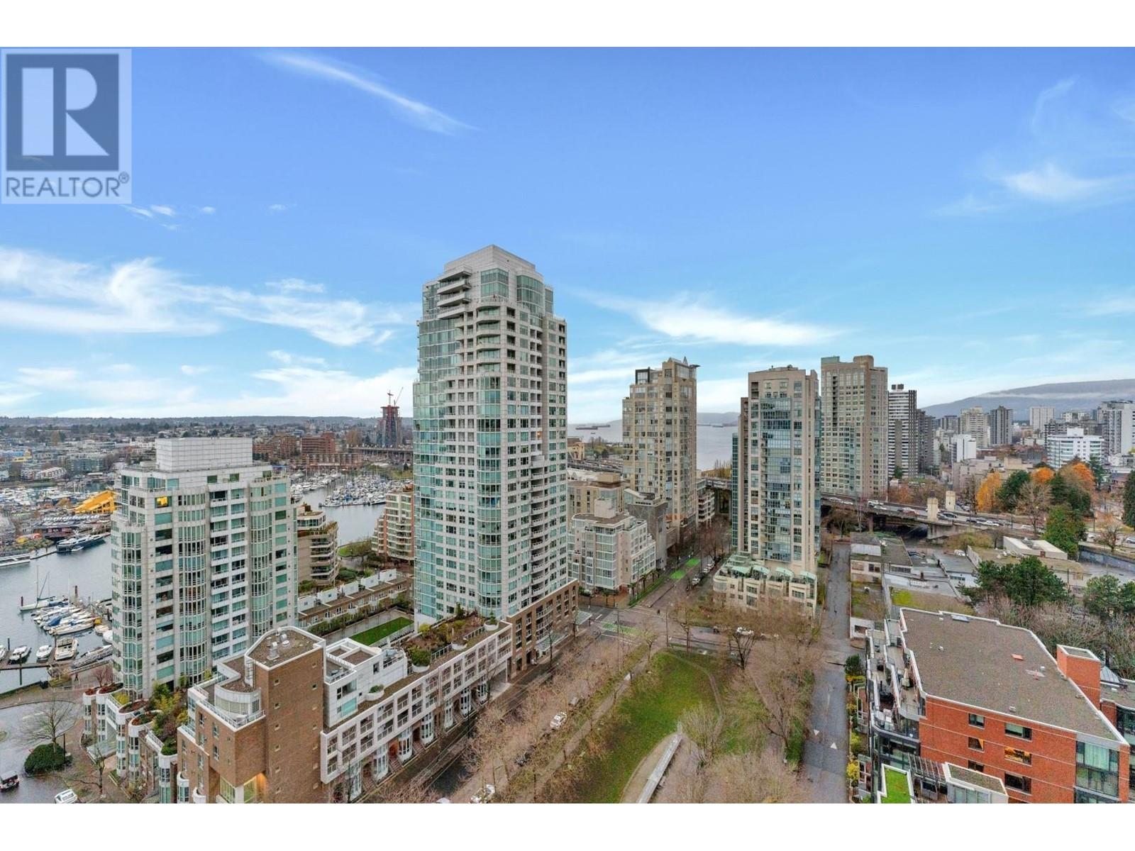 Listing Picture 3 of 22 : 3308 1480 HOWE STREET, Vancouver / 溫哥華 - 魯藝地產 Yvonne Lu Group - MLS Medallion Club Member