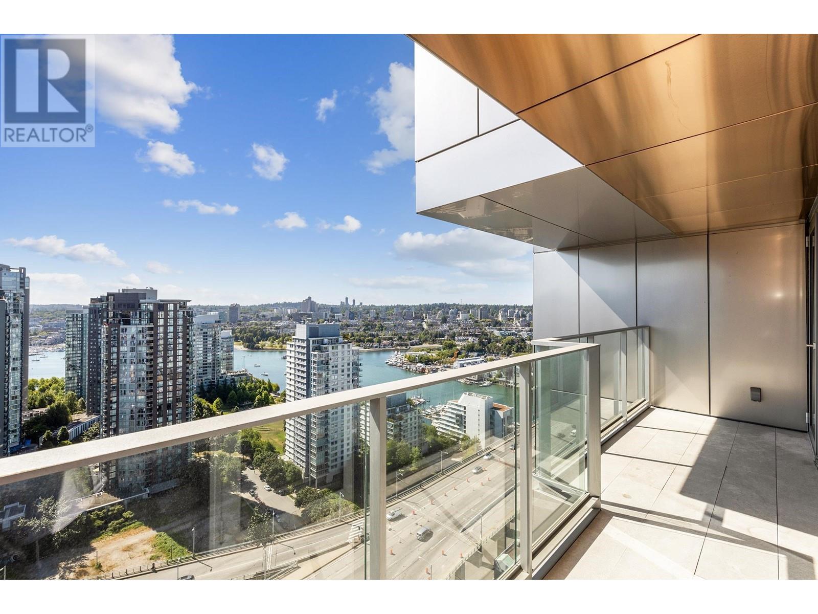 Listing Picture 21 of 22 : 3308 1480 HOWE STREET, Vancouver / 溫哥華 - 魯藝地產 Yvonne Lu Group - MLS Medallion Club Member