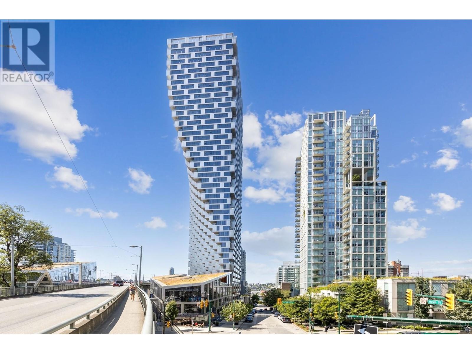 Listing Picture 2 of 22 : 3308 1480 HOWE STREET, Vancouver / 溫哥華 - 魯藝地產 Yvonne Lu Group - MLS Medallion Club Member