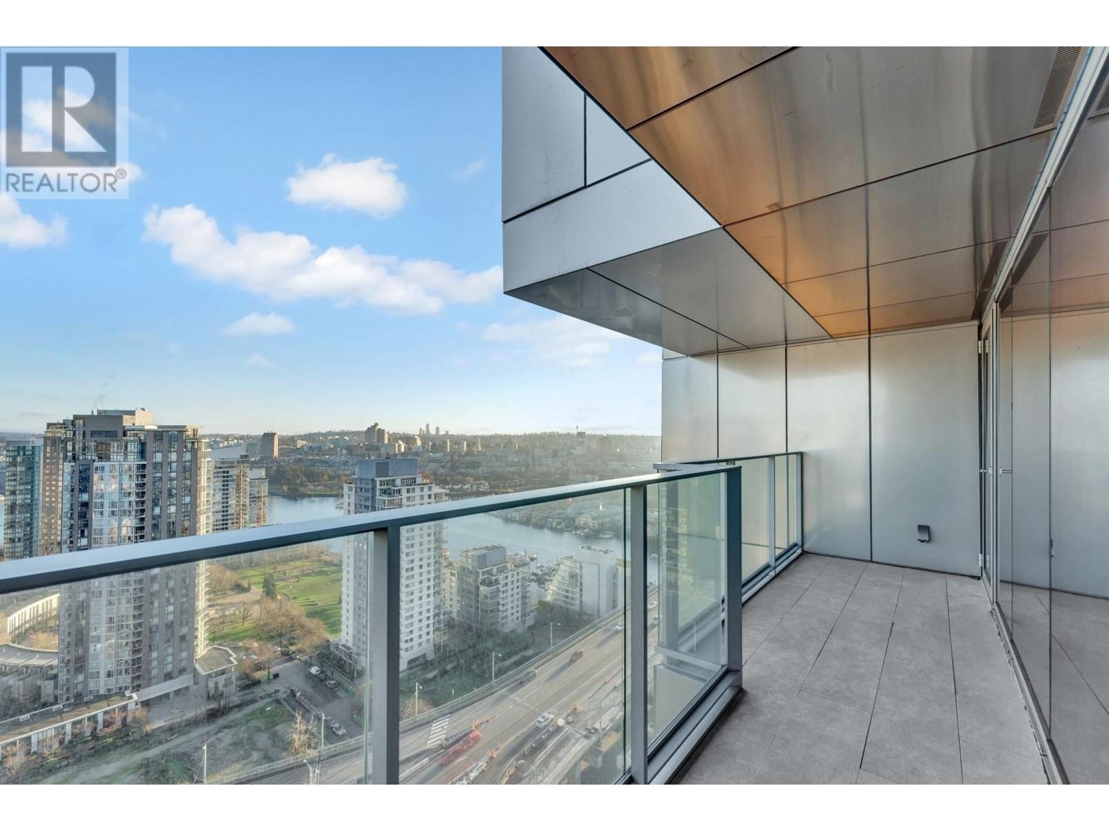 Listing Picture 18 of 22 : 3308 1480 HOWE STREET, Vancouver / 溫哥華 - 魯藝地產 Yvonne Lu Group - MLS Medallion Club Member