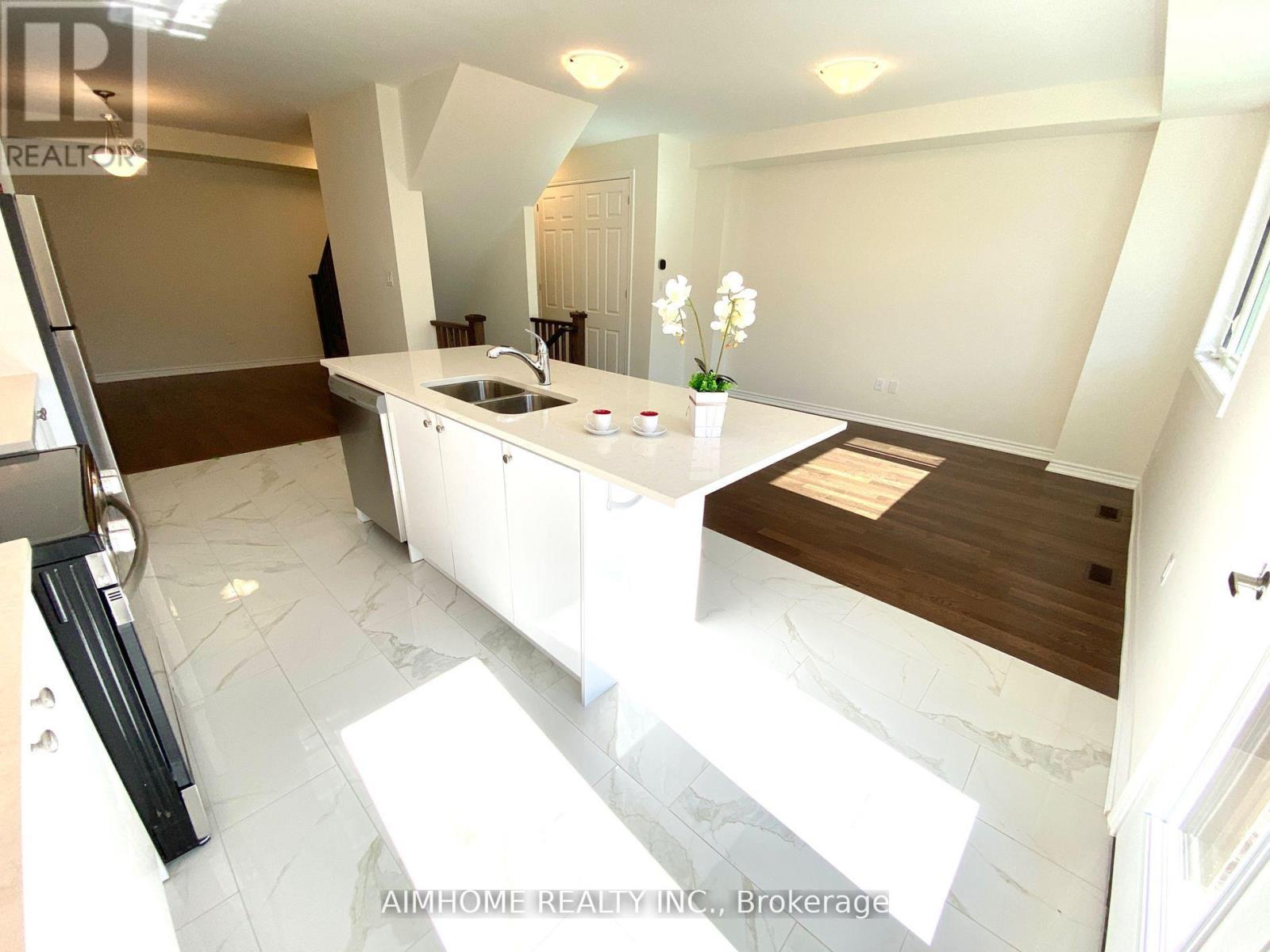 12 Thomas Frisby Jr Crescent, Markham (Victoria Square), Ontario  L6C 3L1 - Photo 10 - N12208082