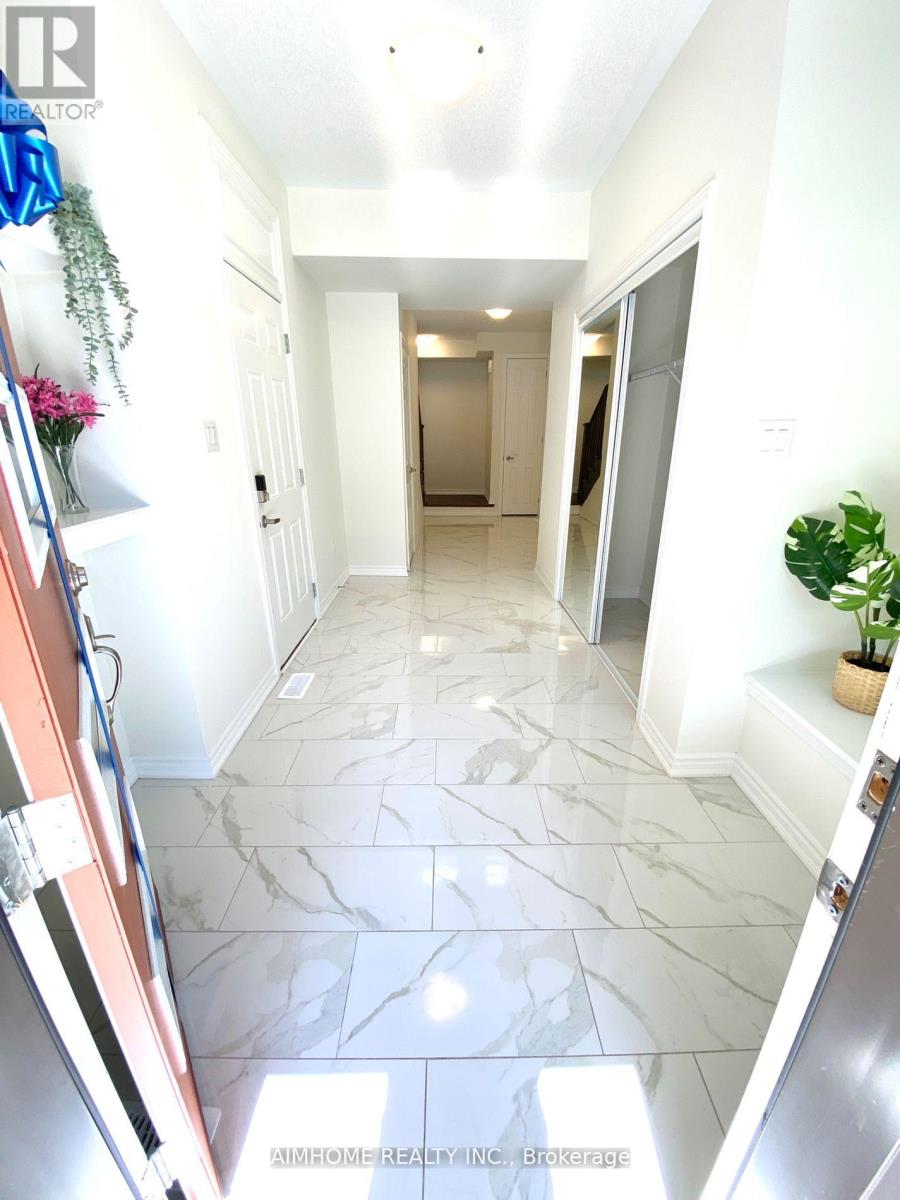 12 Thomas Frisby Jr Crescent, Markham (Victoria Square), Ontario  L6C 3L1 - Photo 5 - N12208082