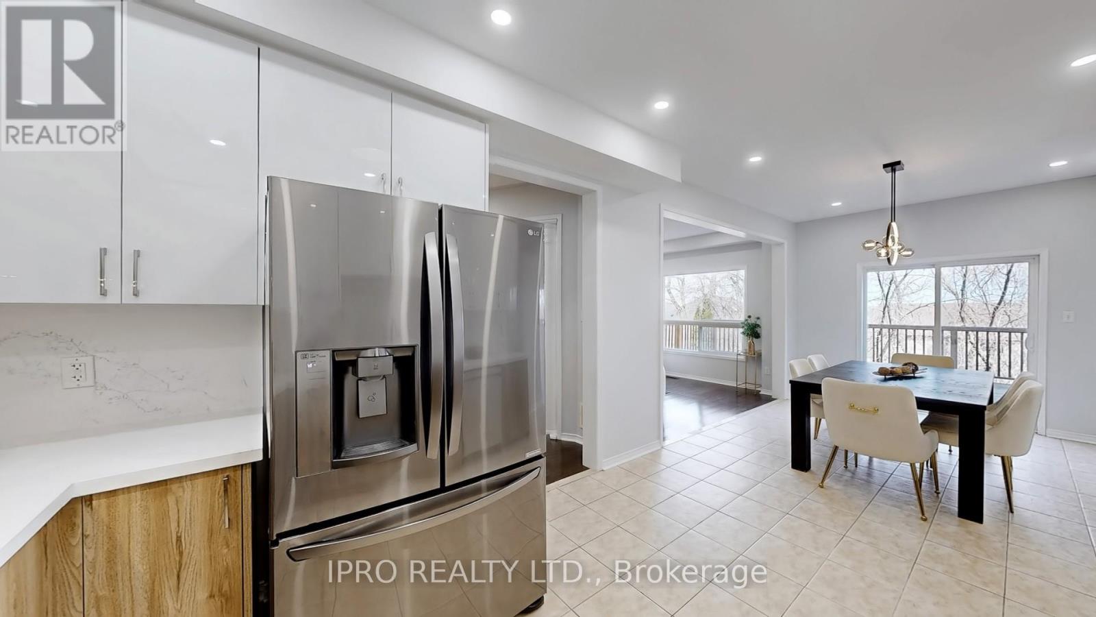 128 Lebovic Drive, Richmond Hill, Ontario  L4E 5B8 - Photo 13 - N12208096
