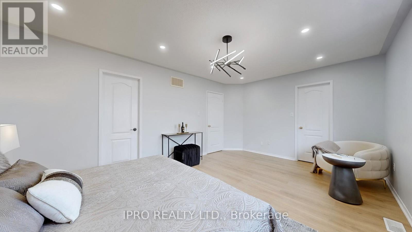 128 Lebovic Drive, Richmond Hill, Ontario  L4E 5B8 - Photo 22 - N12208096