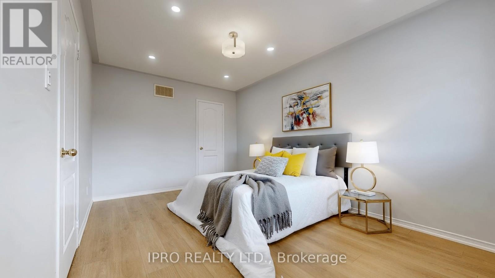 128 Lebovic Drive, Richmond Hill, Ontario  L4E 5B8 - Photo 25 - N12208096