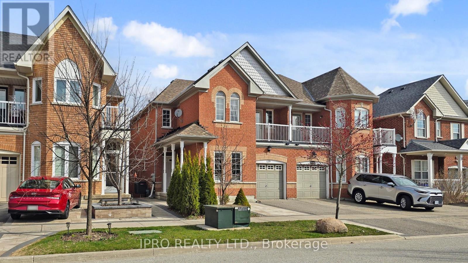 128 Lebovic Drive, Richmond Hill, Ontario  L4E 5B8 - Photo 3 - N12208096