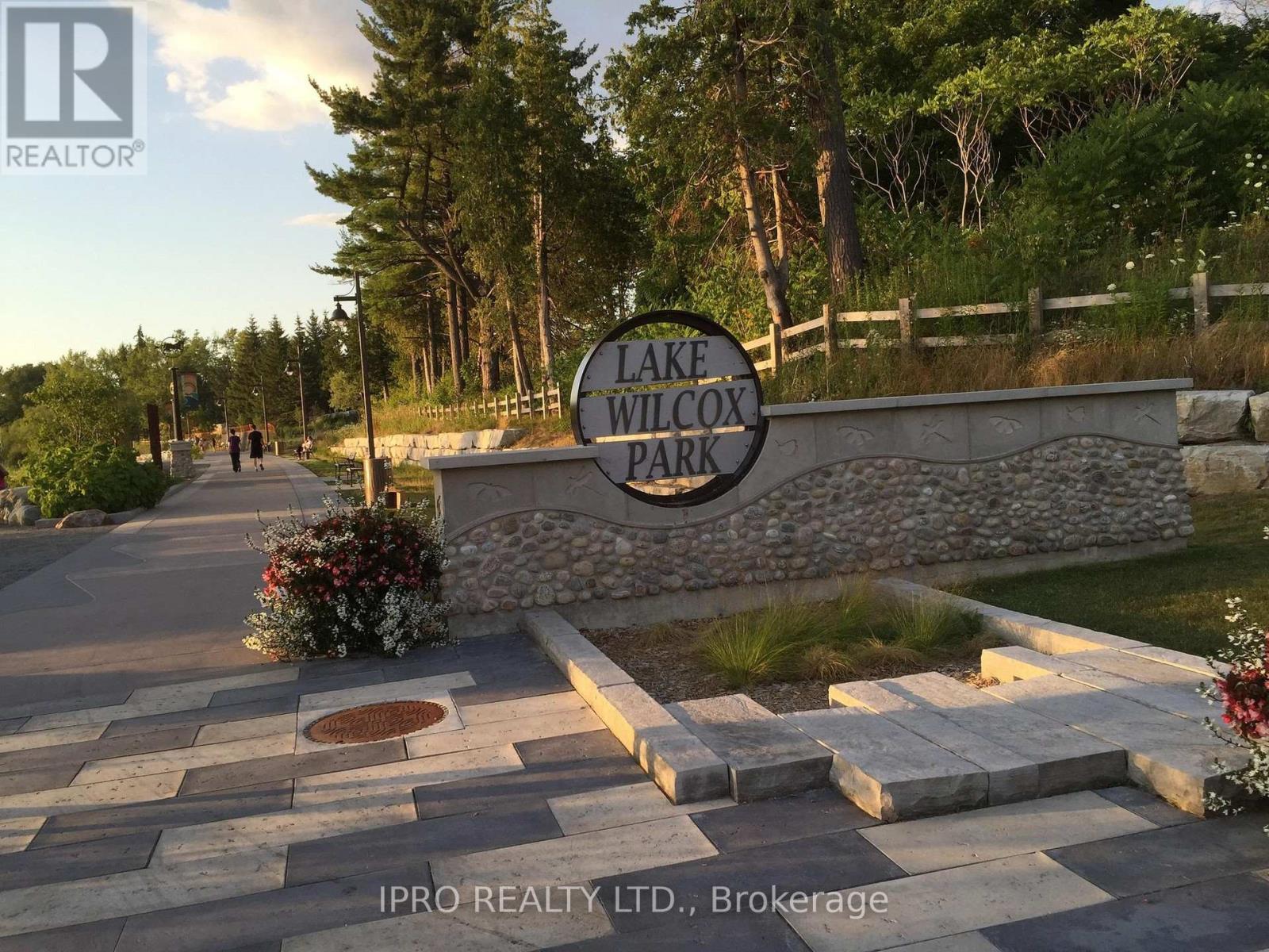 128 Lebovic Drive, Richmond Hill, Ontario  L4E 5B8 - Photo 32 - N12208096