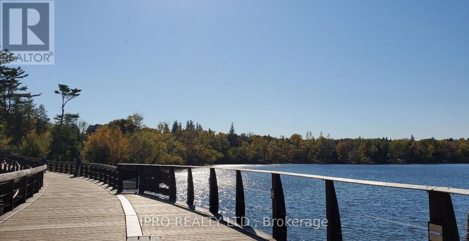 128 Lebovic Drive, Richmond Hill, Ontario  L4E 5B8 - Photo 36 - N12208096