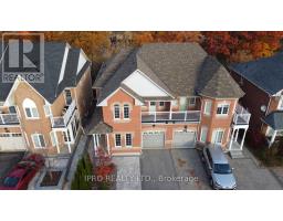 128 LEBOVIC DRIVE, Richmond Hill, Ontario