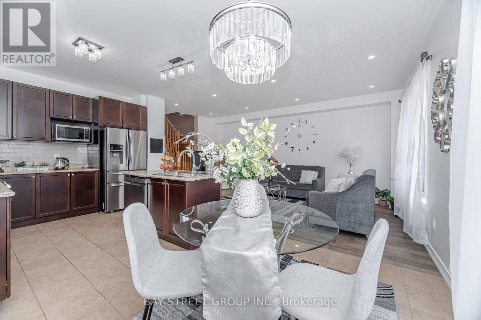 58 Weaver Terrace, New Tecumseth, Ontario  L0G 1W0 - Photo 5 - N12208097