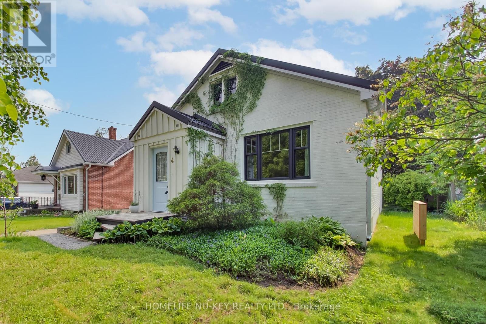 4 Mulholland Street, Barrie, Ontario  L4N 1X2 - Photo 2 - S12208122