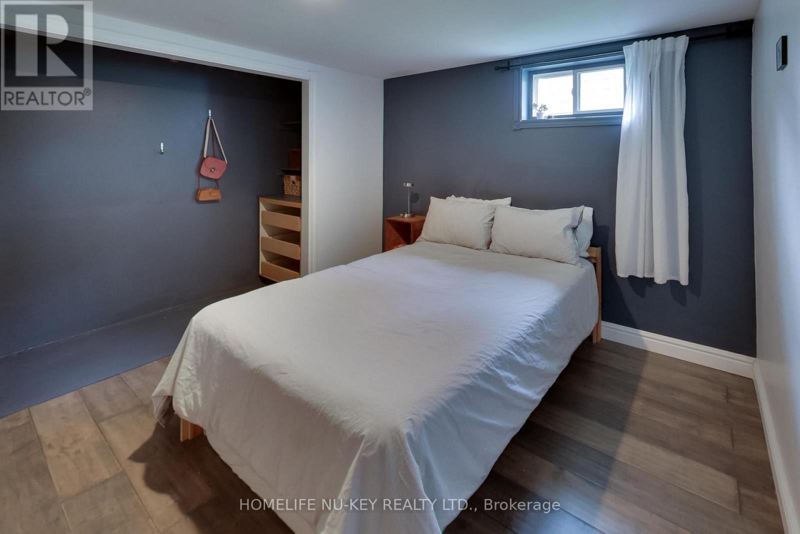4 Mulholland Street, Barrie, Ontario  L4N 1X2 - Photo 37 - S12208122