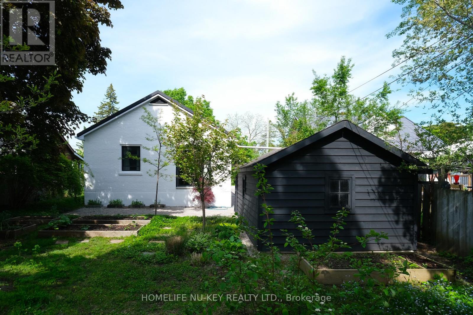4 Mulholland Street, Barrie, Ontario  L4N 1X2 - Photo 7 - S12208122