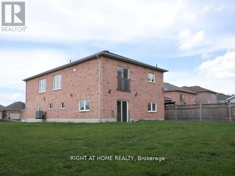 Bsmt - 1 Humber Street, Barrie (Ardagh), Ontario  L4N 5S4 - Photo 8 - S12208155