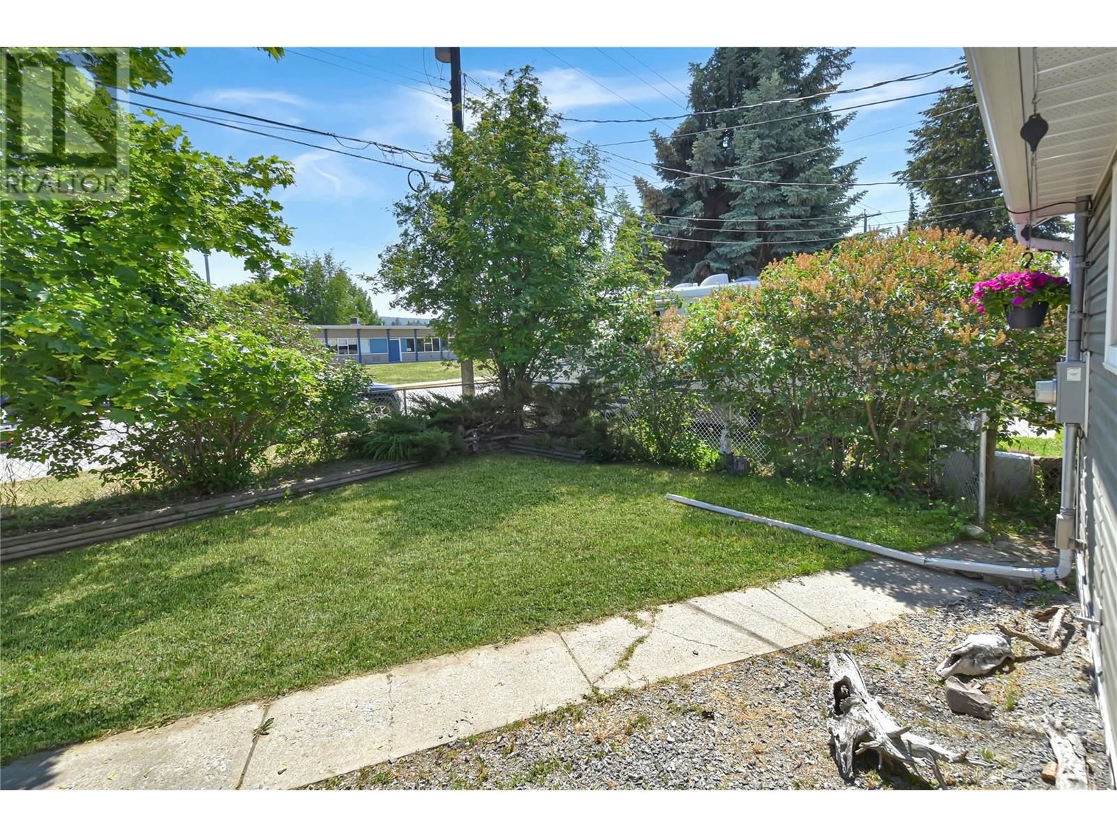 19 Wattsville Road, Cranbrook, British Columbia  V1C 2A1 - Photo 4 - 10351373