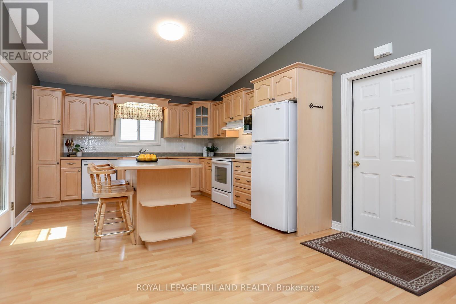 20 Linden Lane, St. Thomas, Ontario  N5P 4M4 - Photo 12 - X12208197