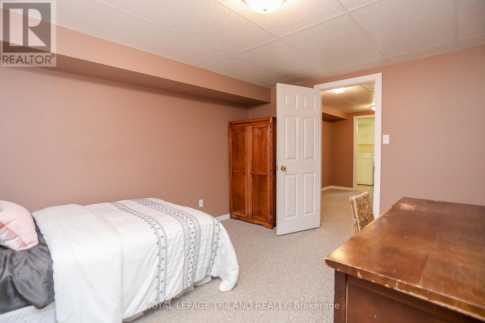20 Linden Lane, St. Thomas, Ontario  N5P 4M4 - Photo 34 - X12208197