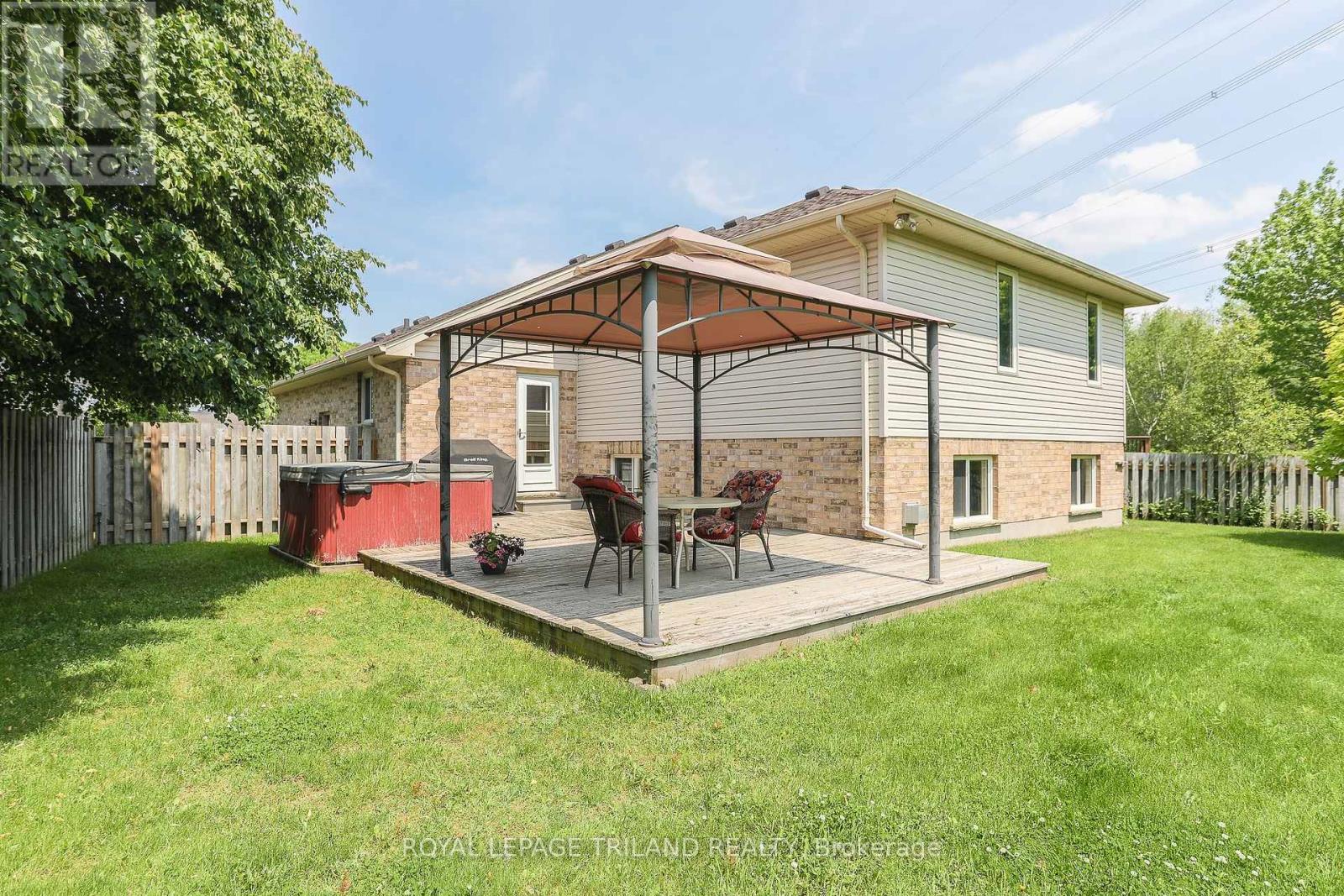 20 Linden Lane, St. Thomas, Ontario  N5P 4M4 - Photo 39 - X12208197