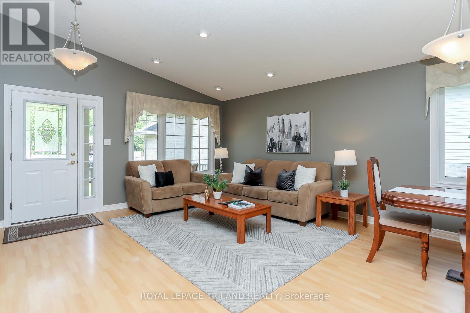 20 Linden Lane, St. Thomas, Ontario  N5P 4M4 - Photo 4 - X12208197