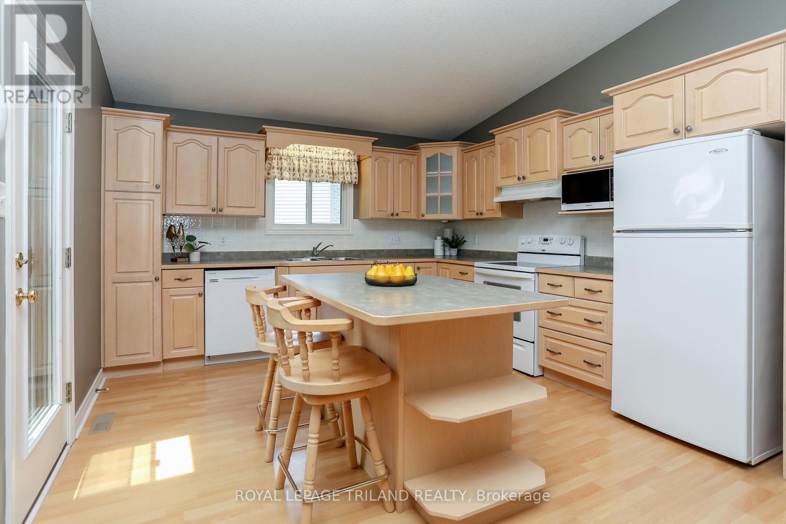 20 Linden Lane, St. Thomas, Ontario  N5P 4M4 - Photo 8 - X12208197