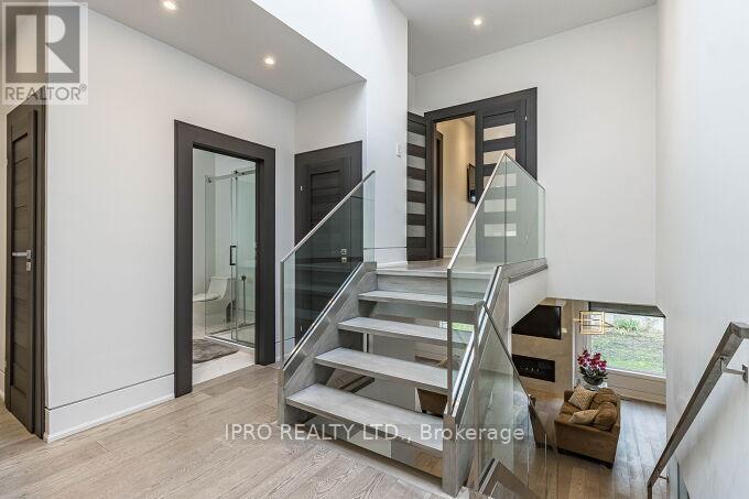 2682 Crystalburn Avenue, Mississauga, Ontario  L5B 2N8 - Photo 20 - W12208140
