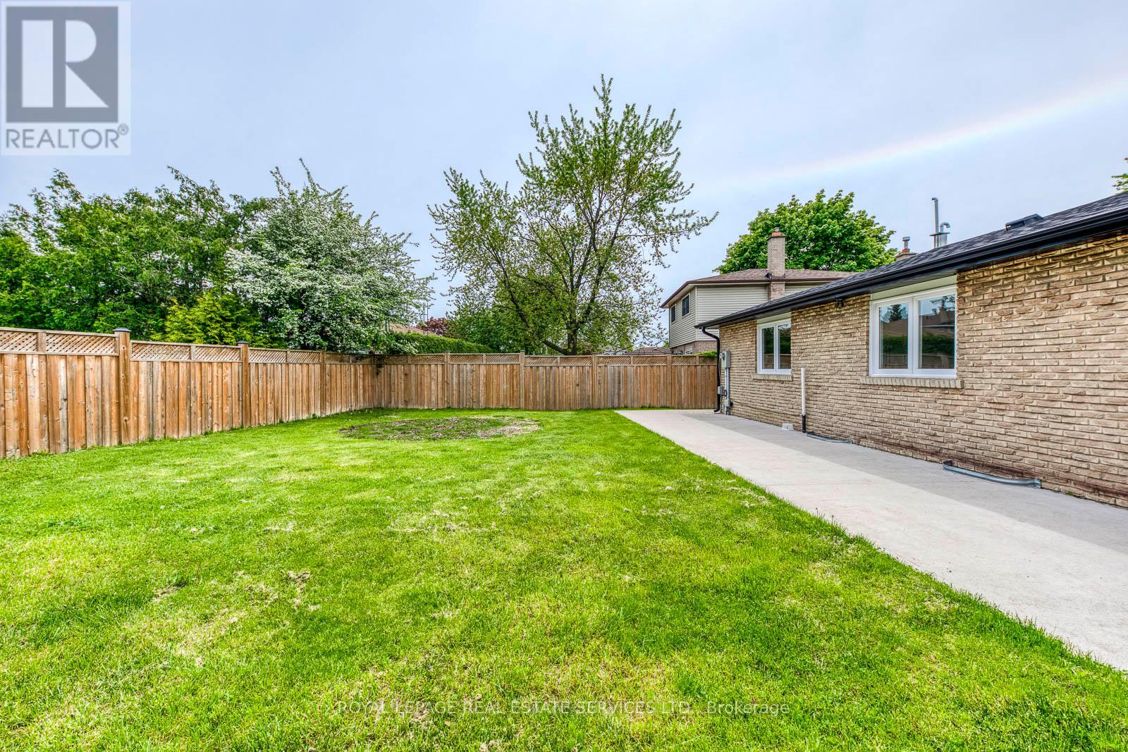 690 Mississuaga Valley Boulevard, Mississauga, Ontario  L5A 1Z4 - Photo 26 - W12208151