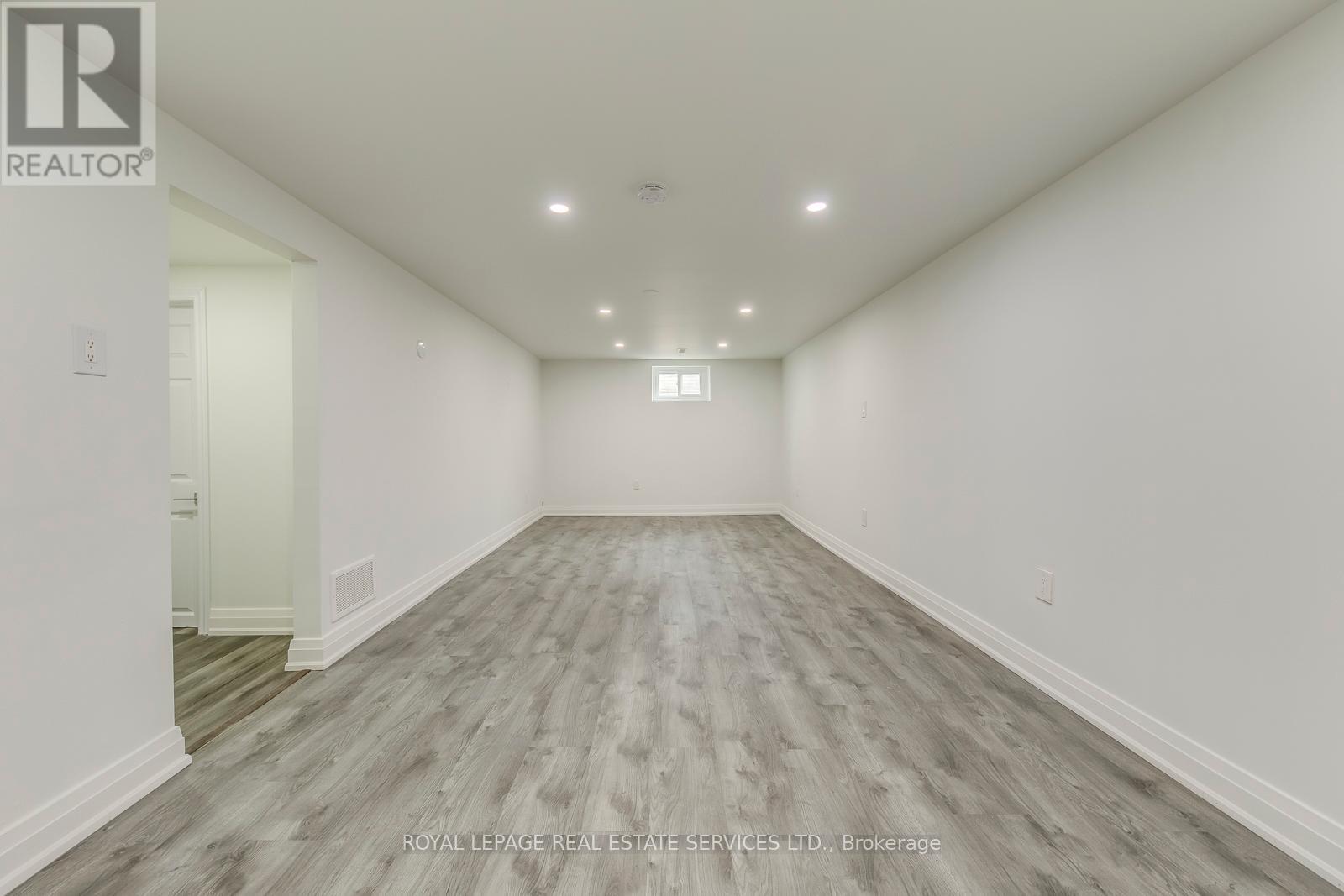 690 Mississuaga Valley Boulevard, Mississauga, Ontario  L5A 1Z4 - Photo 7 - W12208151