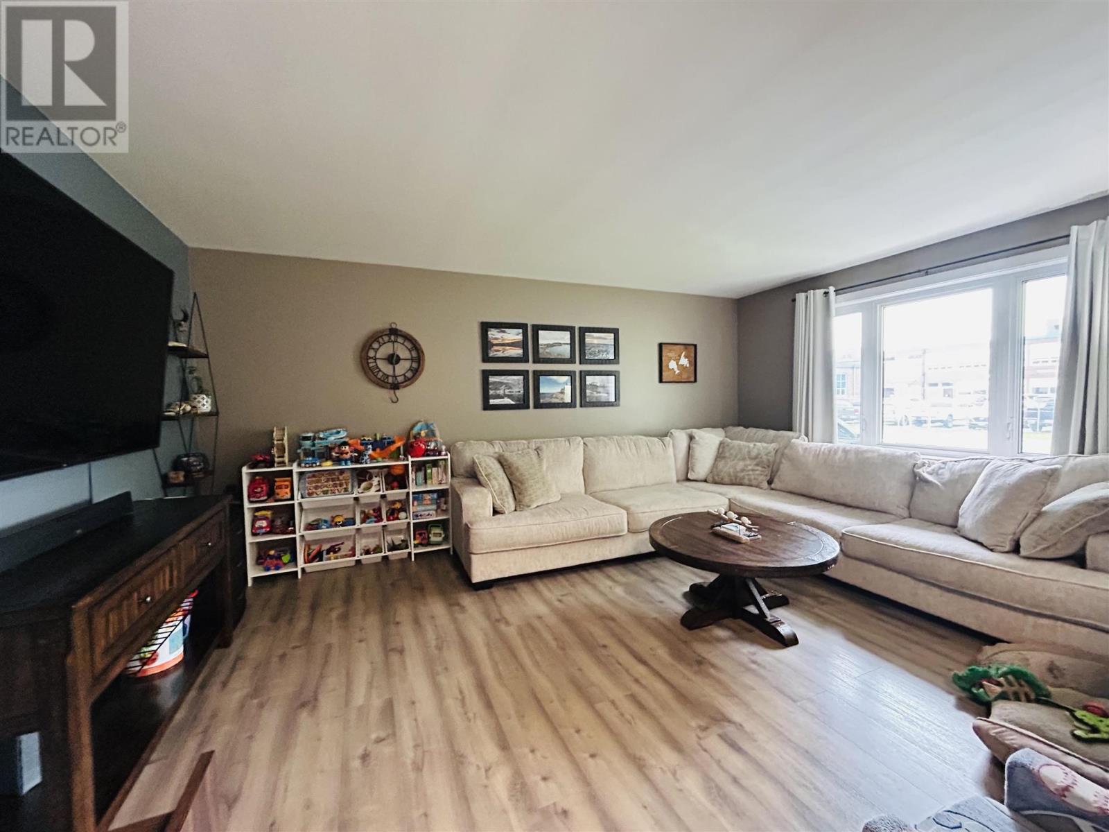98 Phyllis St, Thunder Bay, Ontario  P7B 1S7 - Photo 9 - TB251582