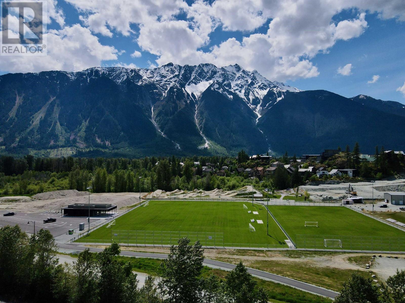 7505 Pebble Creek Drive, Pemberton, British Columbia  V0N 2L3 - Photo 16 - R3013226
