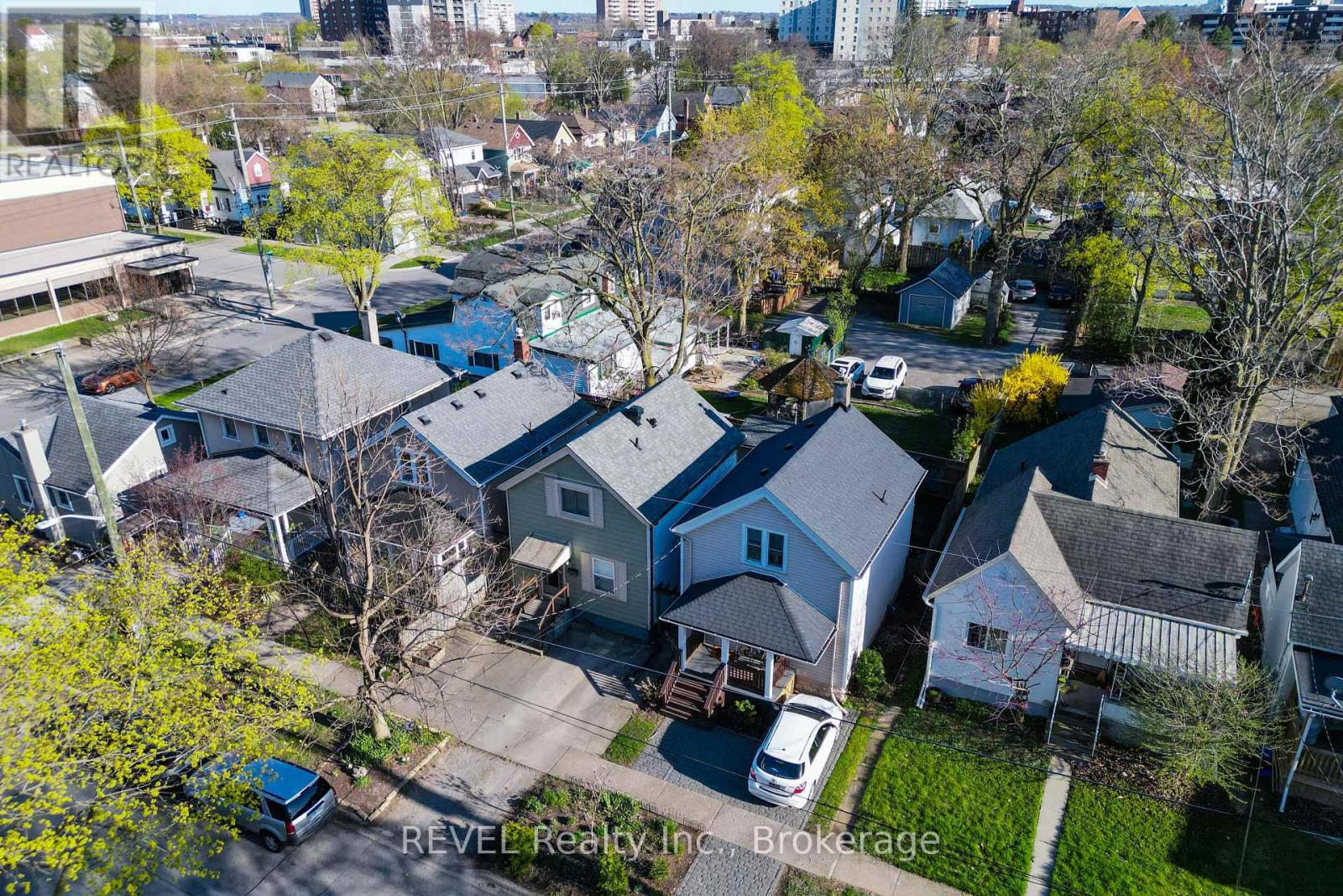 32 Edmund Street, St. Catharines (Downtown), Ontario  L2R 2G2 - Photo 8 - X12208165