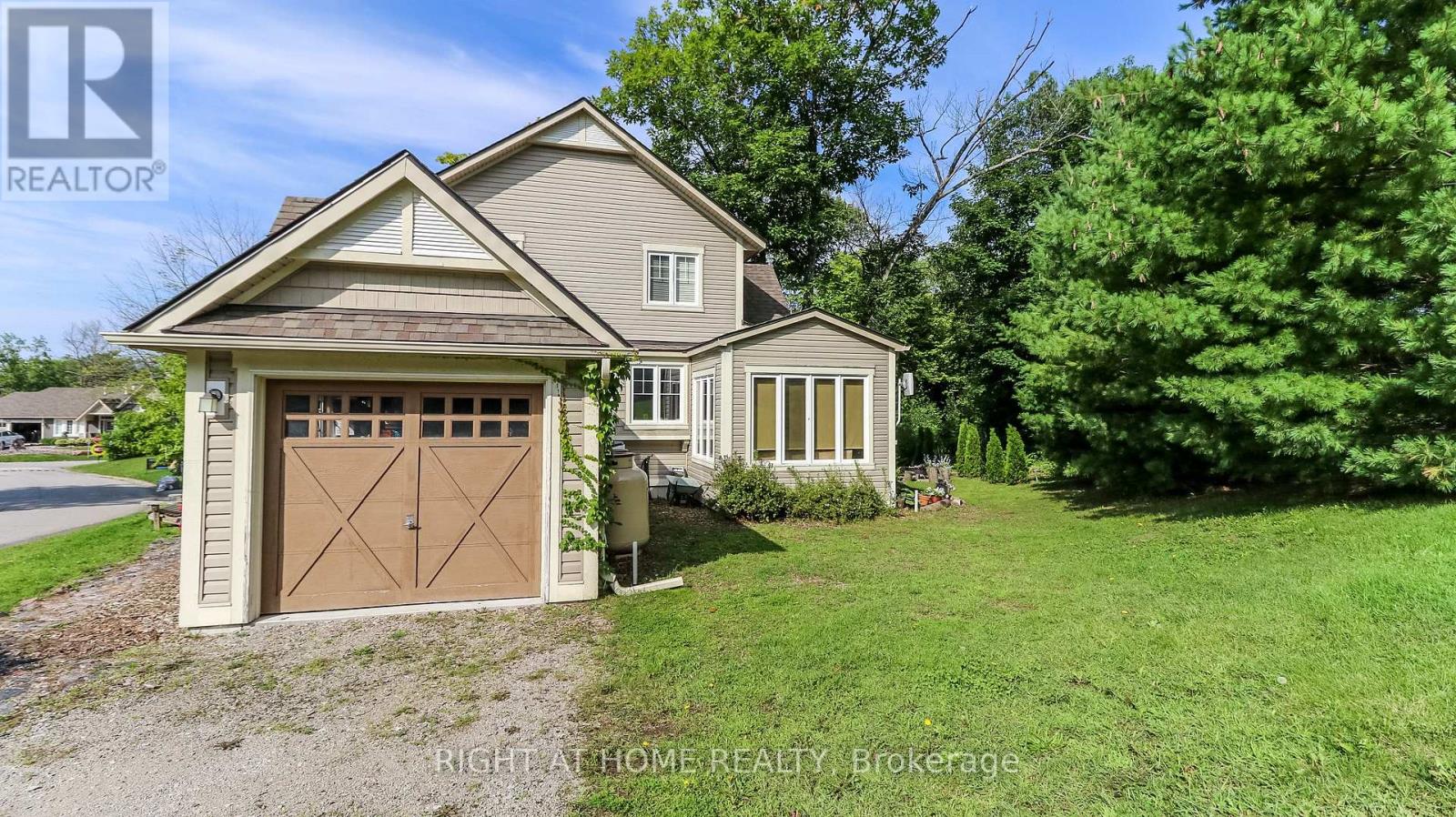 22 Marina Village Drive, Georgian Bay (Baxter), Ontario  L0K 1S0 - Photo 4 - X12208081