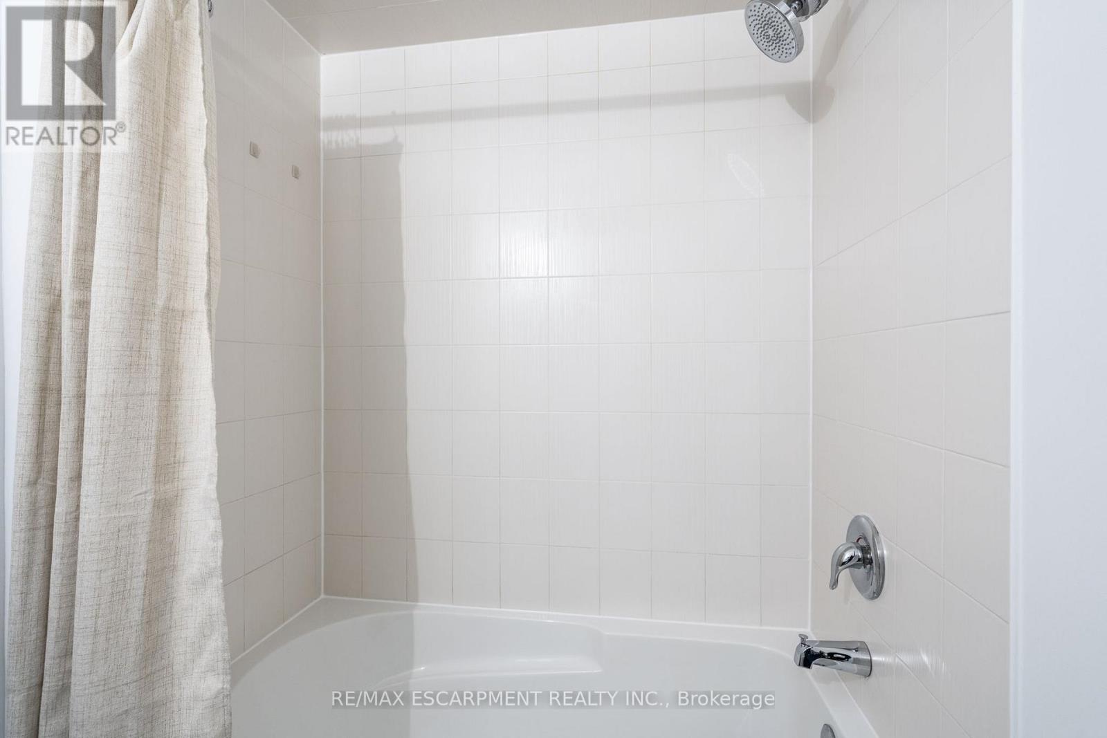 380 Linden Drive, Cambridge, Ontario  N3H 0C6 - Photo 32 - X12208117