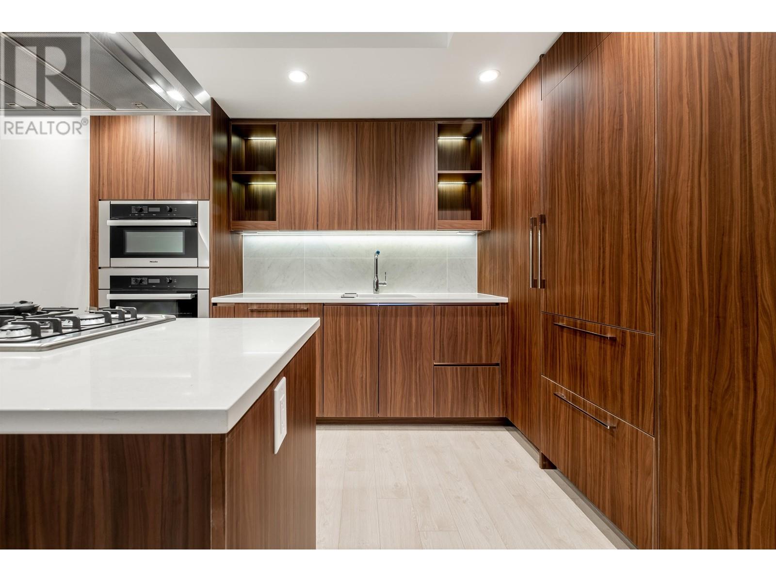 1013 1768 Cook Street, Vancouver, British Columbia  V5Y 0N3 - Photo 10 - R3013184