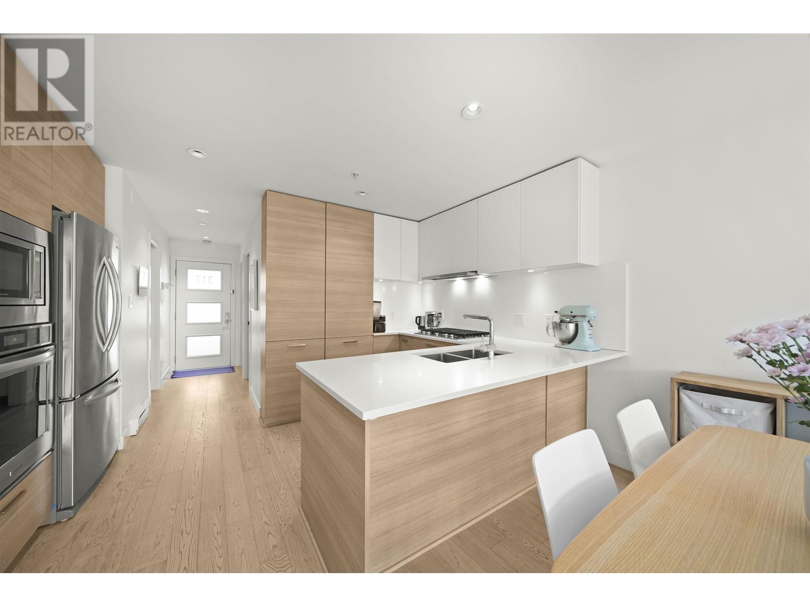 317 3456 Commercial Street, Vancouver, British Columbia  V5N 4E9 - Photo 1 - R3013192
